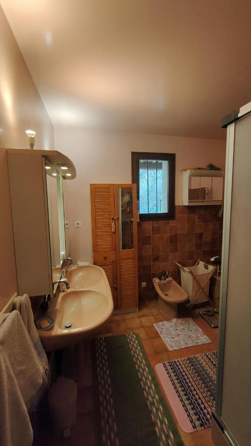 Chambre Dans Villa Le Chaffaut-Saint-Jurson ภายนอก รูปภาพ